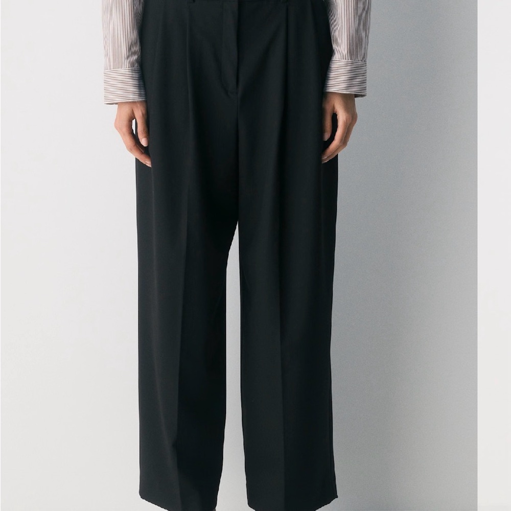 Aritzia Black Wide-Leg Trousers
